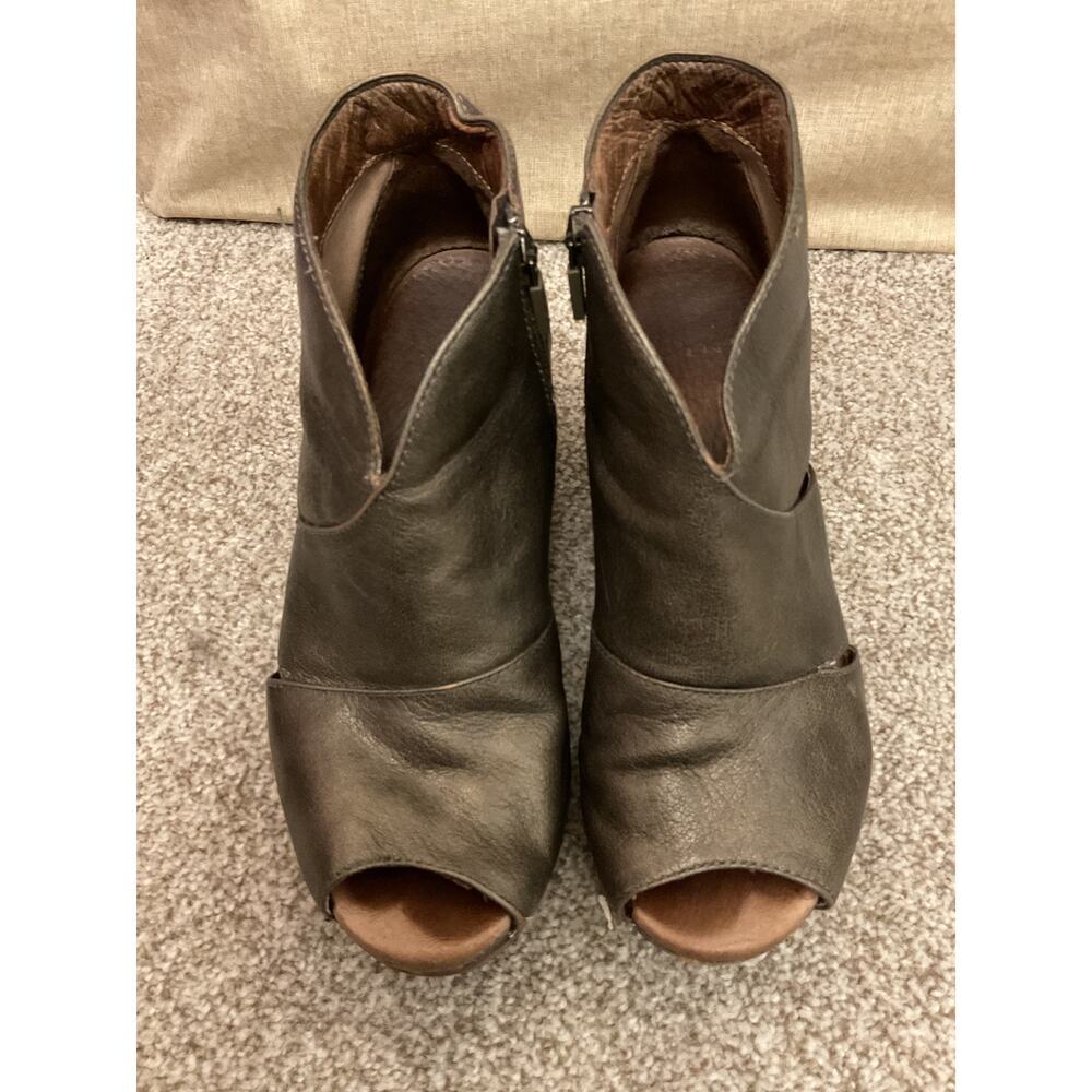 Dansko Women's Delphina Peep Toe Bootie In Aged B… - image 5